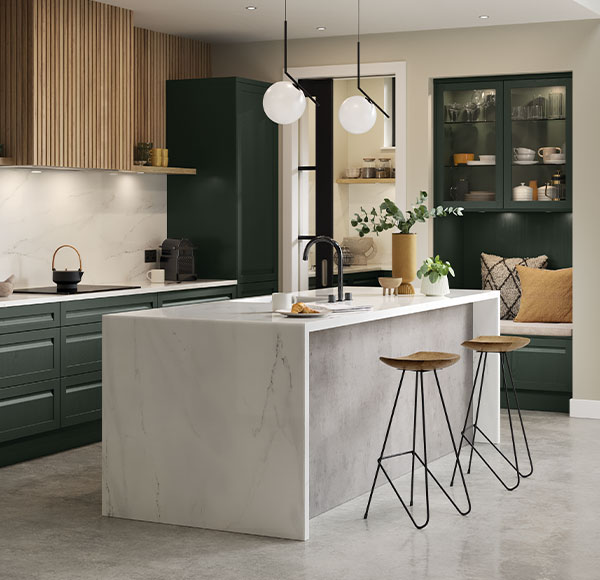 Full fitted kitchen by HHI